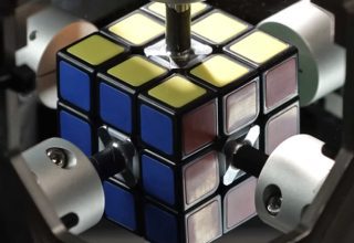 Rubik Küpünü 0,305 Saniyede Çözen Robot Rekor Kırdı [Video]